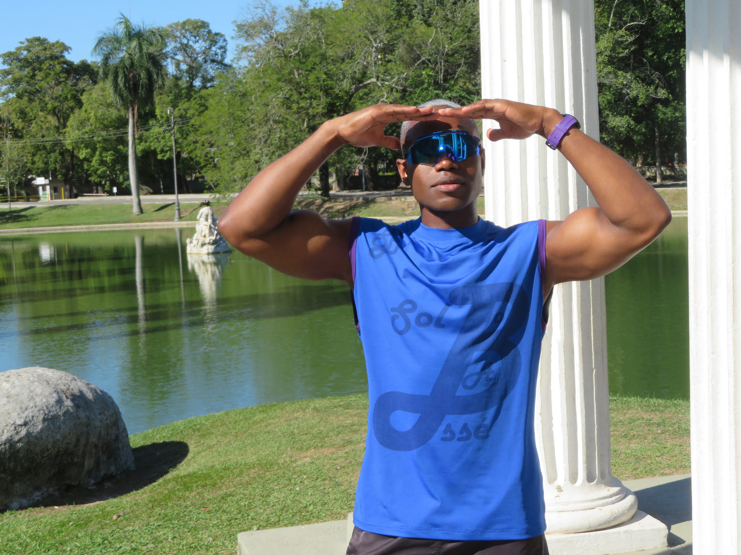 THE SIGNATURE CROWN PERFORMANCE VEST